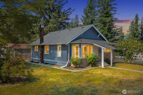 157 8th St, Gold Bar, WA 98251