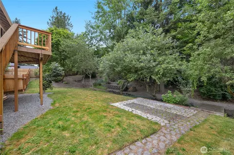 Exterior - 1402 51st Pl SW, Everett, WA 98203 photo 5 of 11