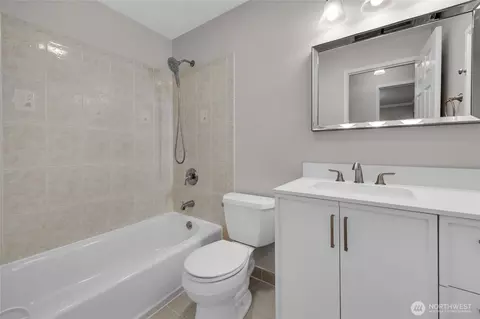 Bath - 1402 51st Pl SW, Everett, WA 98203 photo 2 of 3