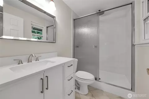 Bath - 1402 51st Pl SW, Everett, WA 98203 photo 1 of 3