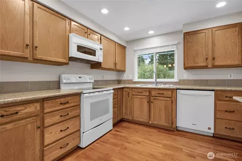 Kitchen - 1402 51st Pl SW, Everett, WA 98203 photo 3 of 3