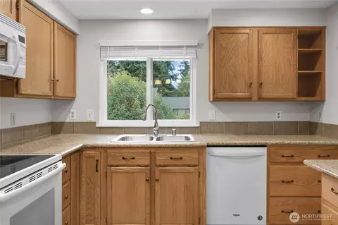 Kitchen - 1402 51st Pl SW, Everett, WA 98203 photo 2 of 3