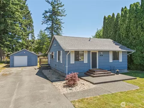 423 20th St NW, Puyallup, WA 98371