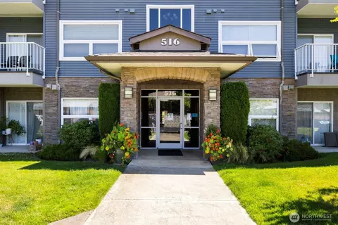 516 Darby Dr #207, Bellingham, WA 98226