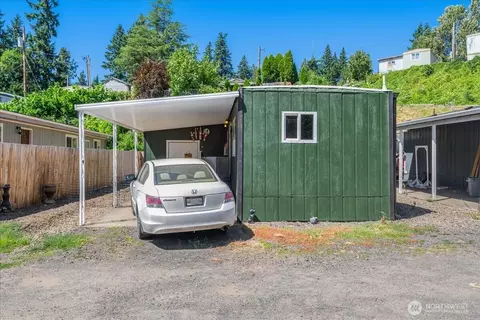 214 Holcomb Ave #B8, Kelso, WA 98626