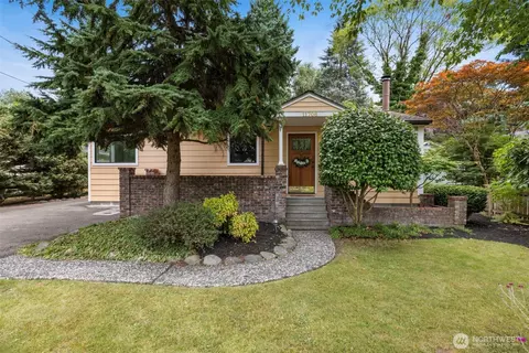 11706 40th Ave NE, Seattle, WA 98125