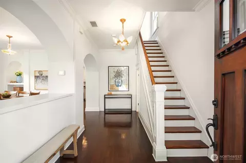 1915 E John St, Seattle, WA 98112 photo 2