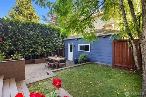 1915 E John St, Seattle, WA 98112 photo 14
