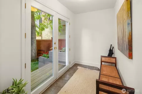 1915 E John St, Seattle, WA 98112 photo 11