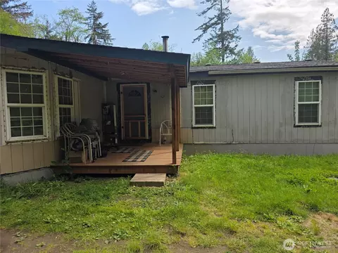 2020 SE Oak Rd, Port Orchard, WA 98367