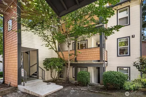8615 238th St SW #B202, Edmonds, WA 98026