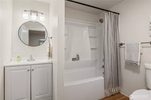 Bath - 3208 Rose Valley Rd, Kelso, WA 98626 photo 1 of 1