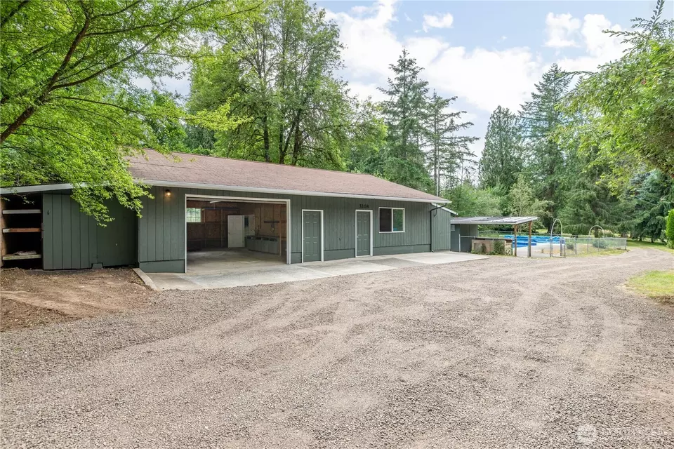 Exterior - 3208 Rose Valley Rd, Kelso, WA 98626 photo 4 of 9