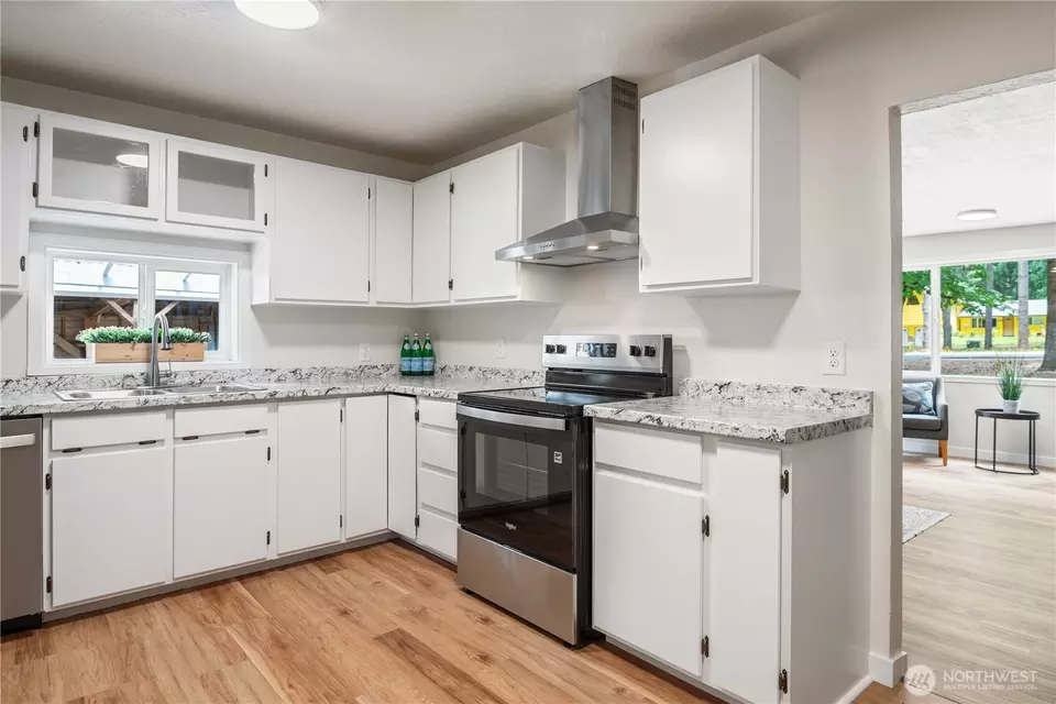 Kitchen - 3208 Rose Valley Rd, Kelso, WA 98626 photo 1 of 3