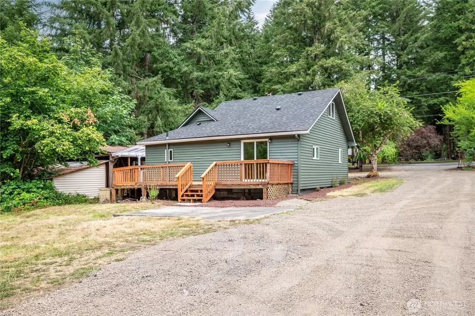 Exterior - 3208 Rose Valley Rd, Kelso, WA 98626 photo 6 of 9