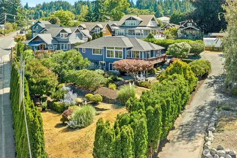 493 NE Lincoln Rd, Poulsbo, WA 98370