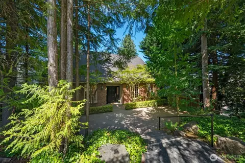 Exterior - 3764 W Commodore Way, Seattle, WA 98199 photo 5 of 6