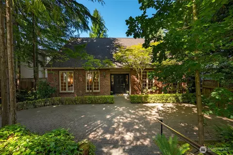 3764 W Commodore Way, Seattle, WA 98199