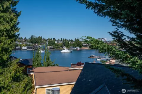 View/Area - 3764 W Commodore Way, Seattle, WA 98199 photo 1 of 7