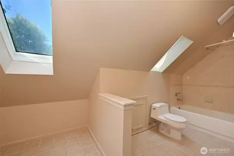 Bath - 3764 W Commodore Way, Seattle, WA 98199 photo 2 of 3