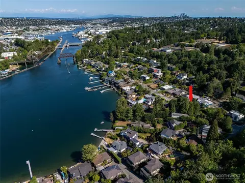 View/Area - 3764 W Commodore Way, Seattle, WA 98199 photo 4 of 7