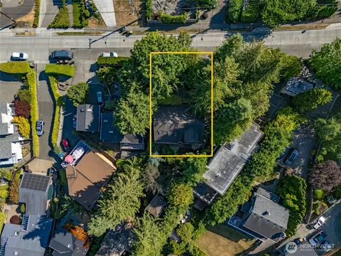 View/Area - 3764 W Commodore Way, Seattle, WA 98199 photo 7 of 7