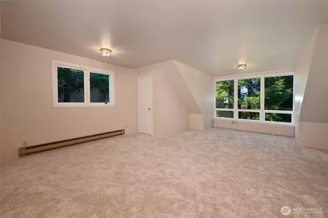Bedroom - 3764 W Commodore Way, Seattle, WA 98199 photo 3 of 5