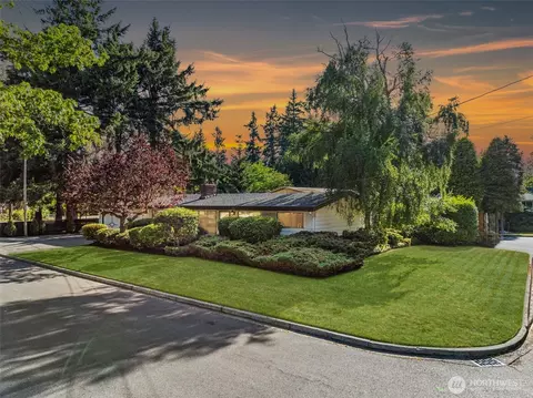 8230 215th St SW, Edmonds, WA 98026