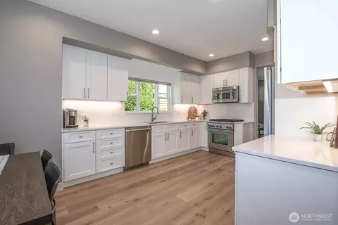 Kitchen - 16330 18th Dr SE, Mill Creek, WA 98012 photo 1 of 4