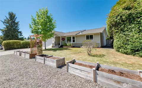 8211 Quinault Rd, Blaine, WA 98230