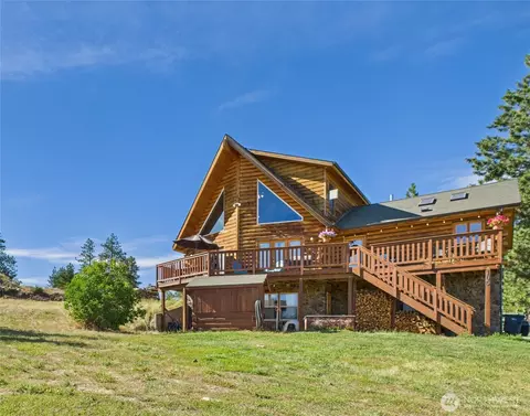 105 Chipmunk Trl, East Wenatchee, WA 98802