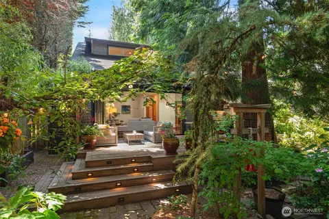 12518 NE 65th St, Kirkland, WA 98033