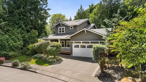9195 N Town Dr NE, Bainbridge Island, WA 98110