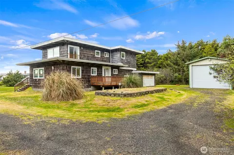400 Lough Ln, Westport, WA 98595