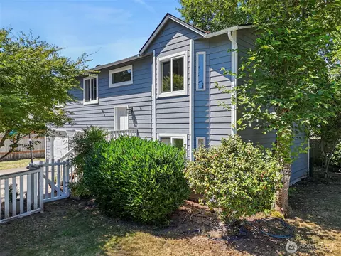 26603 220th Pl SE, Maple Valley, WA 98038