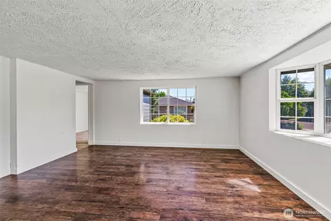 255 Douglas St, Longview, WA 98632 photo 9