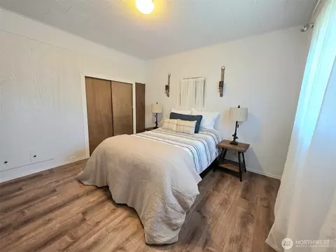 Bedroom - 321 12th St, Raymond, WA 98577 photo 1 of 4