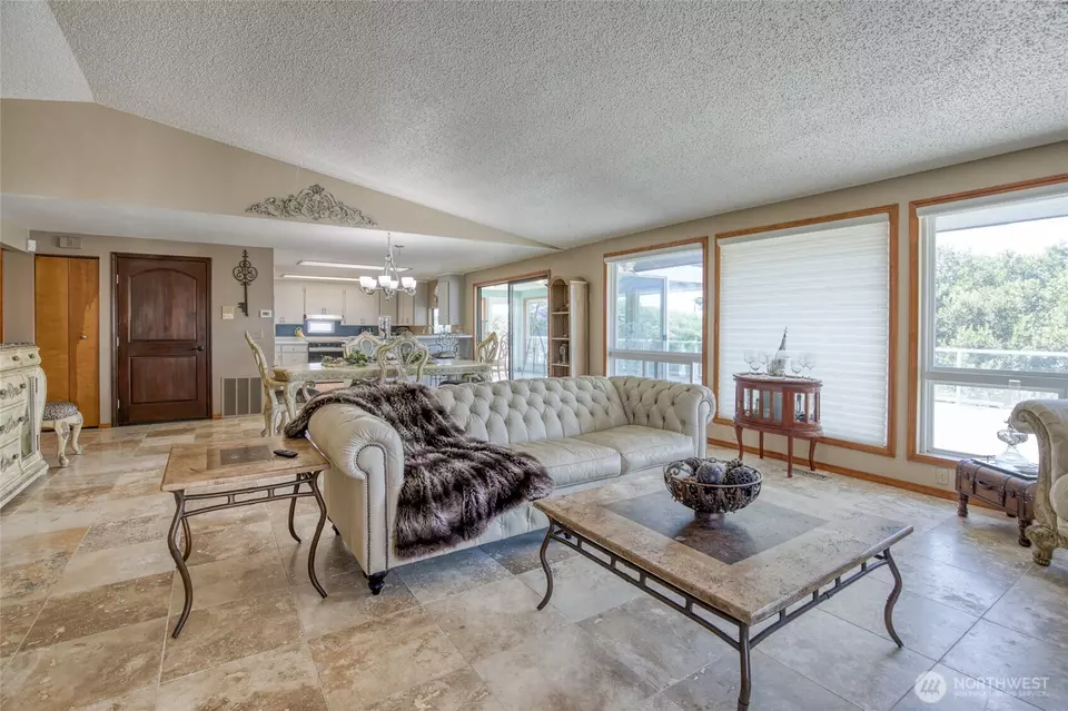 Living - 101 Sand Dune Ave NW, Ocean Shores, WA 98569 photo 3 of 5