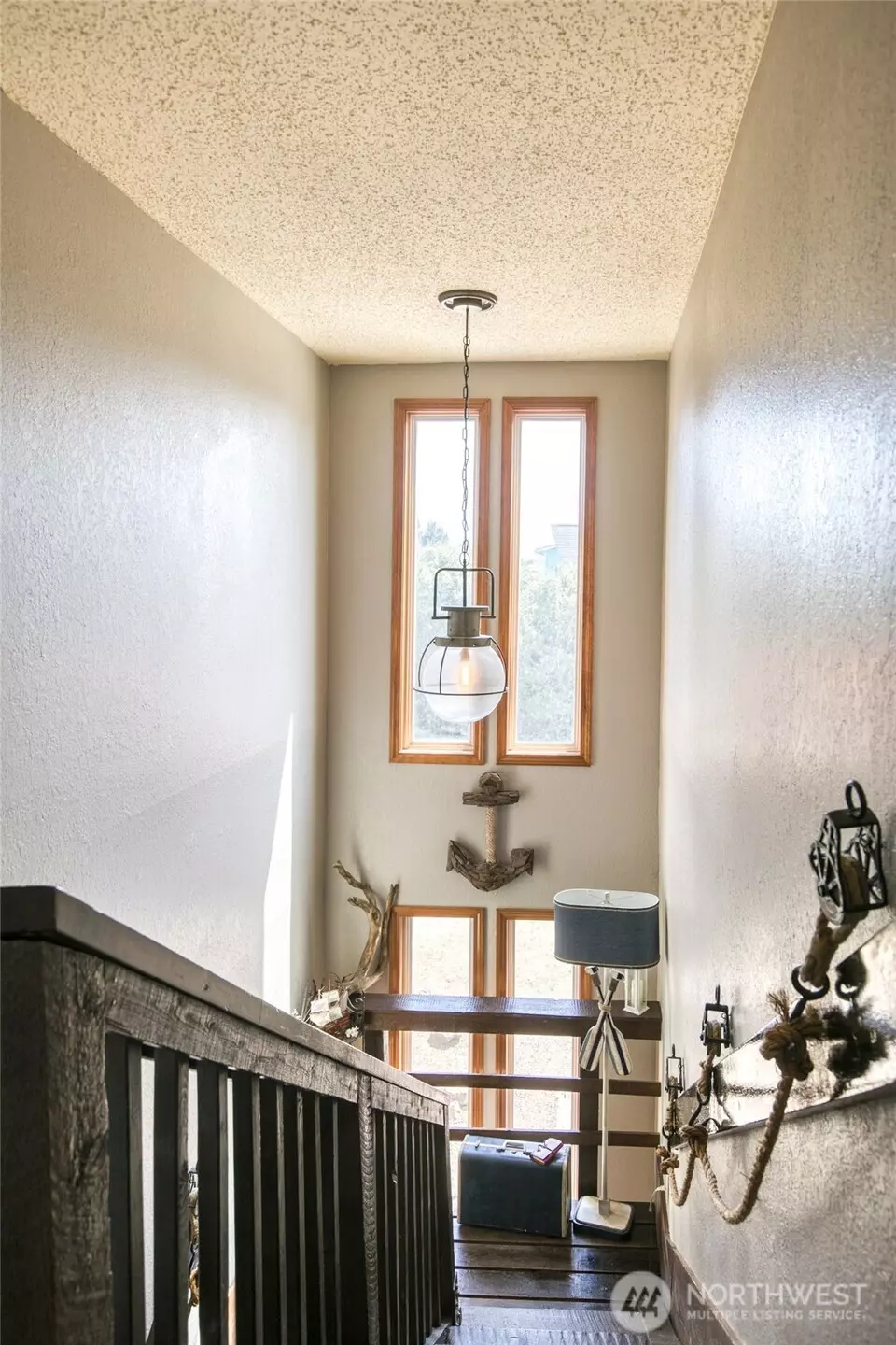 Entry Way - 101 Sand Dune Ave NW, Ocean Shores, WA 98569 photo 1 of 2