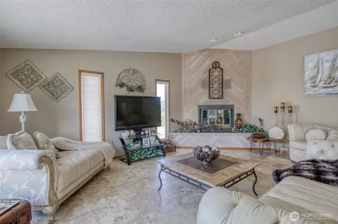 Living - 101 Sand Dune Ave NW, Ocean Shores, WA 98569 photo 1 of 5