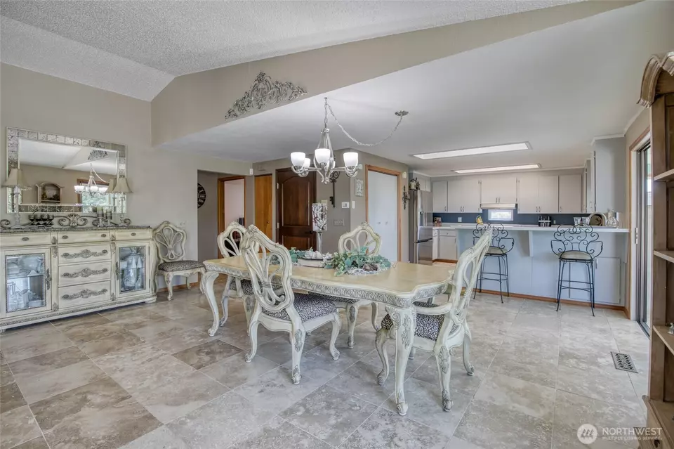 Dining - 101 Sand Dune Ave NW, Ocean Shores, WA 98569 photo 3 of 5