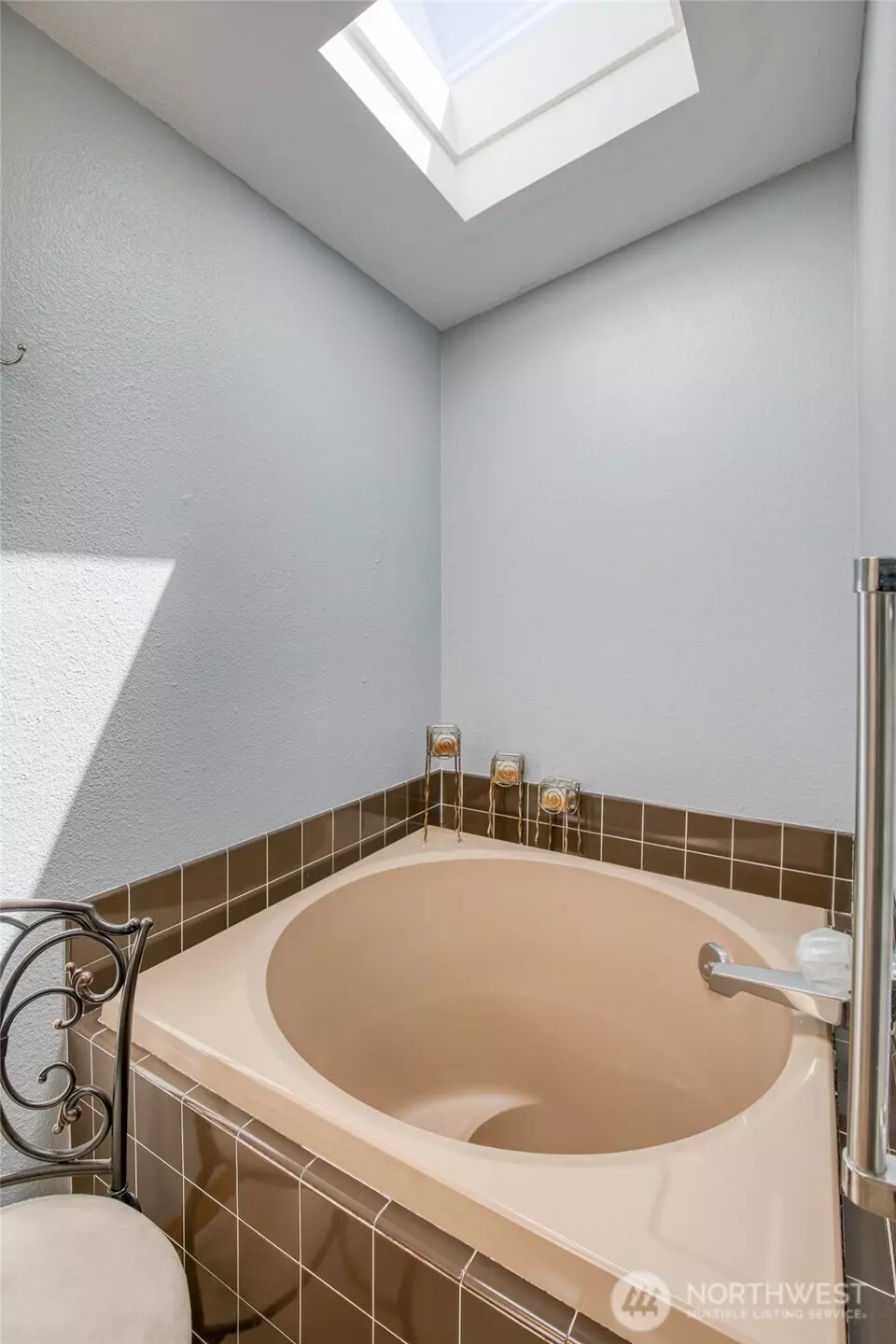 Bath - 101 Sand Dune Ave NW, Ocean Shores, WA 98569 photo 3 of 5