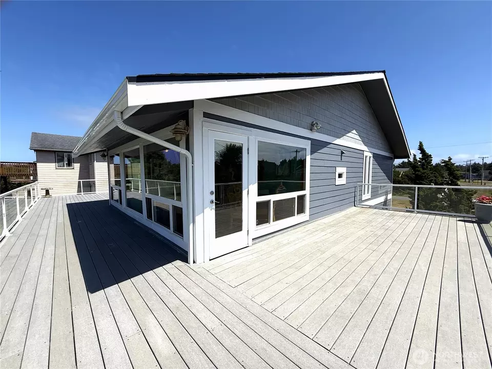 Exterior - 101 Sand Dune Ave NW, Ocean Shores, WA 98569 photo 4 of 6