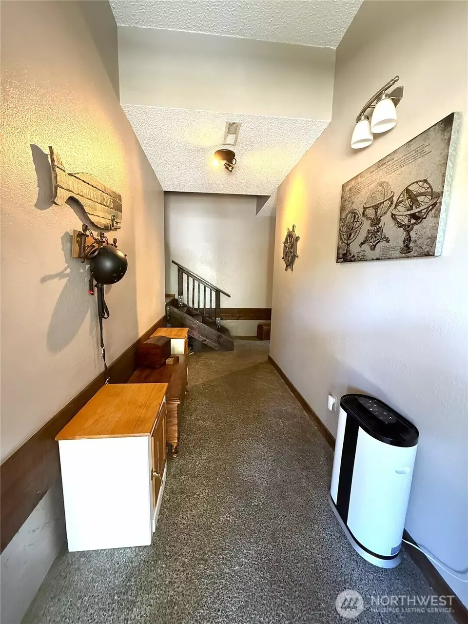 Entry Way - 101 Sand Dune Ave NW, Ocean Shores, WA 98569 photo 2 of 2