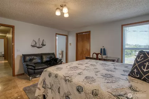 Bedroom - 101 Sand Dune Ave NW, Ocean Shores, WA 98569 photo 1 of 4