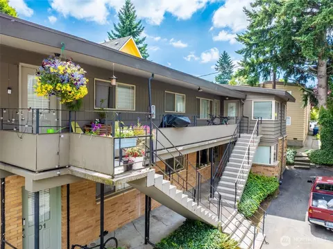 6515 5th Ave NE, Seattle, WA 98115