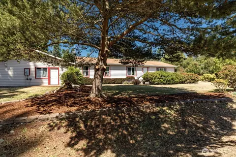 401 Mitchell Dr, Coupeville, WA 98239