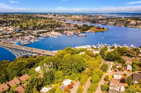 500 Raye St, Seattle, WA 98119
