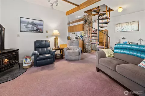 716 E Third St, Cle Elum, WA 98922 photo 6