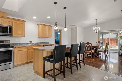 Kitchen - 807 Millenium Ave, Moxee, WA 98936 photo 1 of 5